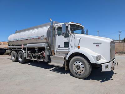2015 Kenworth T800 Fuel & Lube Truck - Paccar, Manual