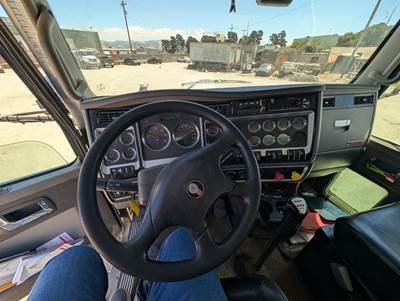 2015 Kenworth T800 Fuel & Lube Truck - Paccar, Manual
