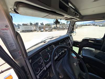 2015 Kenworth T800 Fuel & Lube Truck - Paccar, Manual