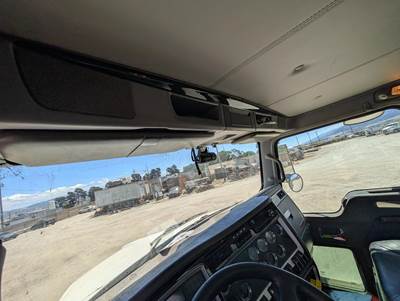 2015 Kenworth T800 Fuel & Lube Truck - Paccar, Manual