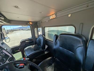 2015 Kenworth T800 Fuel & Lube Truck - Paccar, Manual