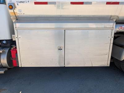 2015 Kenworth T800 Fuel & Lube Truck - Paccar, Manual