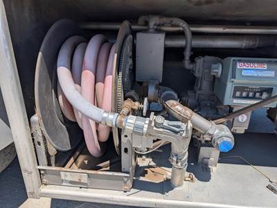2015 Kenworth T800 Fuel & Lube Truck - Paccar, Manual