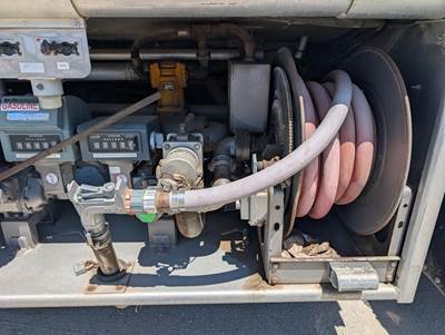 2015 Kenworth T800 Fuel & Lube Truck - Paccar, Manual