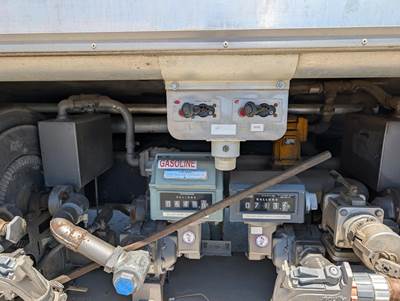 2015 Kenworth T800 Fuel & Lube Truck - Paccar, Manual