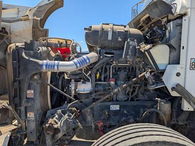 2015 Kenworth T800 Fuel & Lube Truck - Paccar, Manual