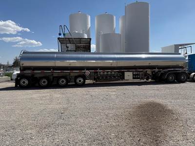 Beall QUAD AXLE / 5 COMP / 11500 GALLONS Fuel Tanker Trailer