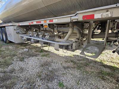 2001 Heil 44ft Tandem Axle Aluminum Fuel Tanker Trailer - Air Ride, Fixed Axle
