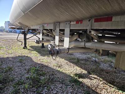 2001 Heil 44ft Tandem Axle Aluminum Fuel Tanker Trailer - Air Ride, Fixed Axle