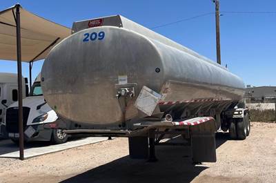 Heil Tandem Axle Aluminum Fuel Tanker Trailer - Air Ride, Fixed Axle