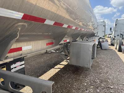 2021 Heil Tandem Axle Aluminum Fuel Tanker Trailer - Air Ride, Fixed Axle