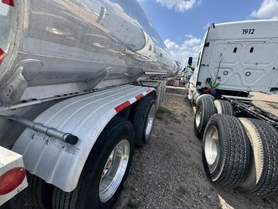 2020 Heil Tandem Axle Aluminum Fuel Tanker Trailer - Air Ride, Fixed Axle