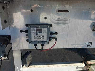 2002 Paramount Single Axle Aluminum Fuel Tanker Trailer - Spring, Fixed Axle
