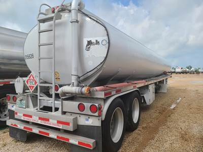 2001 Polar Tandem Axle Aluminum Fuel Tanker Trailer - Air Ride, Fixed Axle