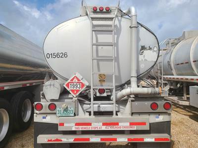 2001 Polar Tandem Axle Aluminum Fuel Tanker Trailer - Air Ride, Fixed Axle