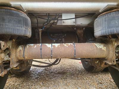 2001 Polar Tandem Axle Aluminum Fuel Tanker Trailer - Air Ride, Fixed Axle