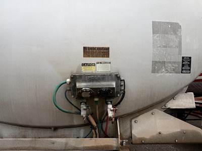 2003 Polar Tandem Axle Aluminum Fuel Tanker Trailer Air Ride Fixed Axle