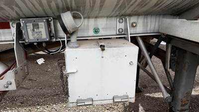 2003 Polar Tandem Axle Aluminum Fuel Tanker Trailer Air Ride Fixed Axle