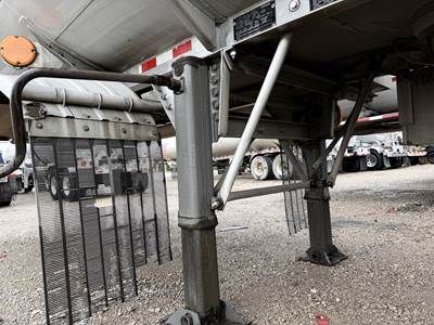 2003 Polar Tandem Axle Aluminum Fuel Tanker Trailer Air Ride Fixed Axle