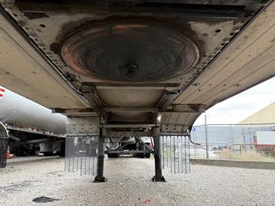 2003 Polar Tandem Axle Aluminum Fuel Tanker Trailer Air Ride Fixed Axle