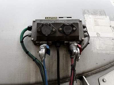 2003 Polar Tandem Axle Aluminum Fuel Tanker Trailer Air Ride Fixed Axle