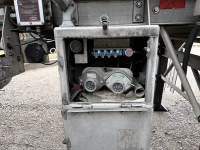 2003 Polar Tandem Axle Aluminum Fuel Tanker Trailer Air Ride Fixed Axle