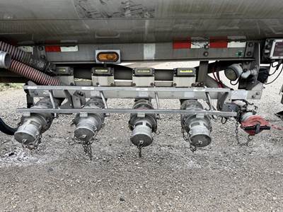 2003 Polar Tandem Axle Aluminum Fuel Tanker Trailer Air Ride Fixed Axle