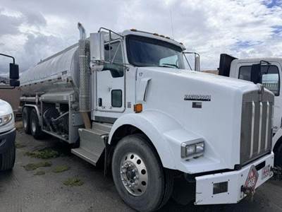 Kenworth T800 4500 Gallon Gasoline / Fuel Truck - Paccar, Manual