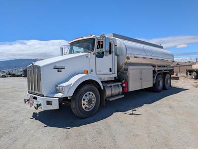 Kenworth T800 4500 Gallon Gasoline / Fuel Truck - Paccar, Manual