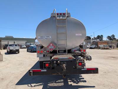 2015 Kenworth T800 4500 Gallon Gasoline / Fuel Truck - Paccar, Manual
