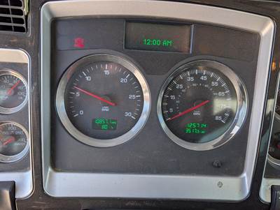 2015 Kenworth T800 4500 Gallon Gasoline / Fuel Truck - Paccar, Manual