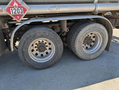 2015 Kenworth T800 4500 Gallon Gasoline / Fuel Truck - Paccar, Manual