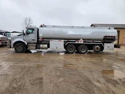 Kenworth T880 5600 Gallon Gasoline / Fuel Truck - Paccar, Automatic