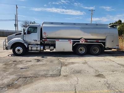 Kenworth T880 4500 Gallon Gasoline / Fuel Truck - Paccar, Automatic