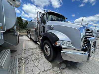 Mack Granite GU813 5200 Gallon Gasoline / Fuel Truck - MP7, Automatic