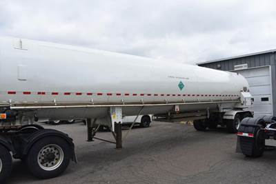 AMKO CRYOGENIC NITROGEN TANK TRAILER / 8300 GAL. / AIR Industrial Gas Tank Trailer