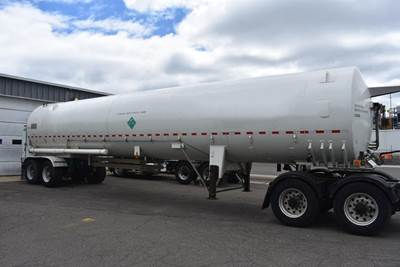 AMKO CRYOGENIC NITROGEN TANK TRAILER / 8300 GAL. / AIR Industrial Gas Tank Trailer