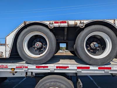 2015 Fontaine 48x102 Tandem Axle Lowboy Trailer - Air Ride, Fixed Axle