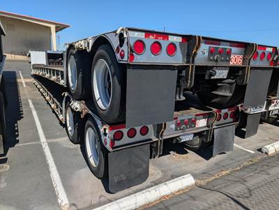 2015 Fontaine 48x102 Tandem Axle Lowboy Trailer - Air Ride, Fixed Axle