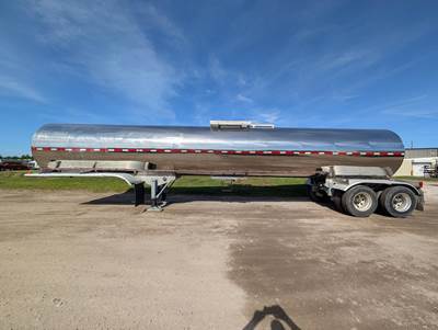 Brenner 6600 Gallon Stainless Steel Non Code Tank Trailer - Tandem Axle, Air Ride