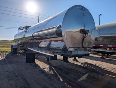 Brenner 6600 Gallon Stainless Steel Non Code Tank Trailer - Tandem Axle, Air Ride