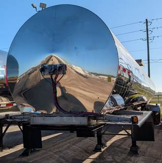 Brenner 6600 Gallon Stainless Steel Non Code Tank Trailer - Tandem Axle, Air Ride