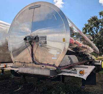 Brenner 6600 Gallon Stainless Steel Non Code Tank Trailer - Tandem Axle, Air Ride