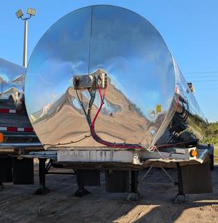 Brenner 6600 Gallon Stainless Steel Non Code Tank Trailer - Tandem Axle, Air Ride