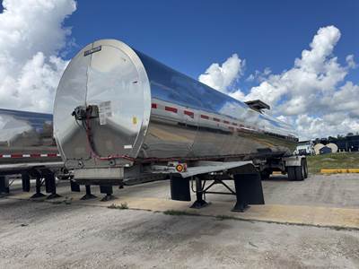 Brenner 6600 Gallon Stainless Steel Non Code Tank Trailer - Tandem Axle, Air Ride