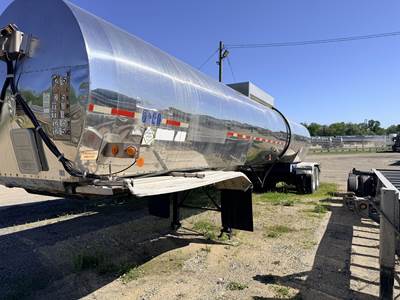 Fruehauf Stainless Steel Non Code Tank Trailer - Tandem Axle, Spring