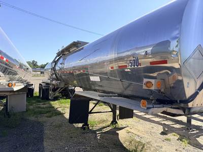 1980 Fruehauf Stainless Steel Non Code Tank Trailer - Tandem Axle, Spring