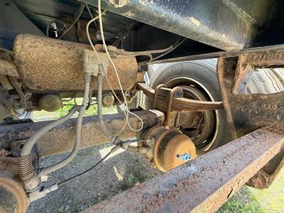 1980 Fruehauf Stainless Steel Non Code Tank Trailer - Tandem Axle, Spring