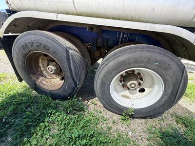 1980 Fruehauf Stainless Steel Non Code Tank Trailer - Tandem Axle, Spring