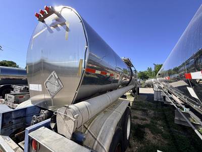 1980 Fruehauf Stainless Steel Non Code Tank Trailer - Tandem Axle, Spring